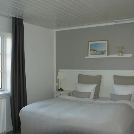 Strandly Hotel 3*