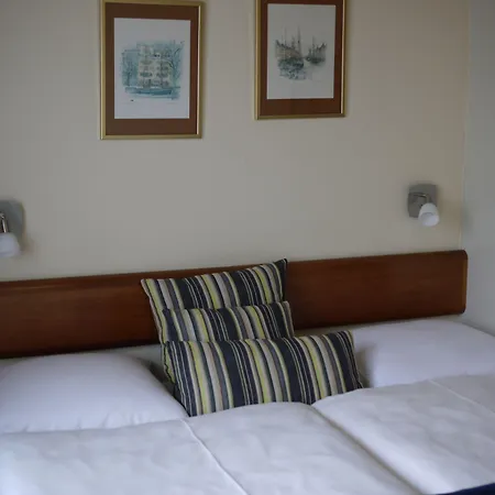 Hotel Strandly 3*