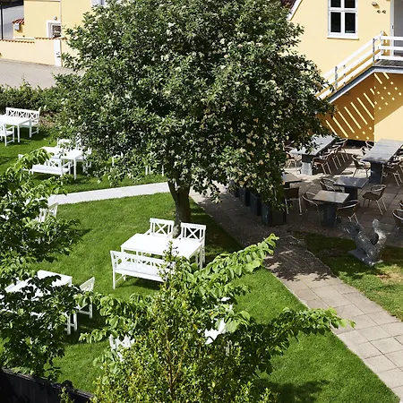 Strandly Hotel