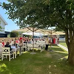 Ξενοδοχείο Strandly 3*